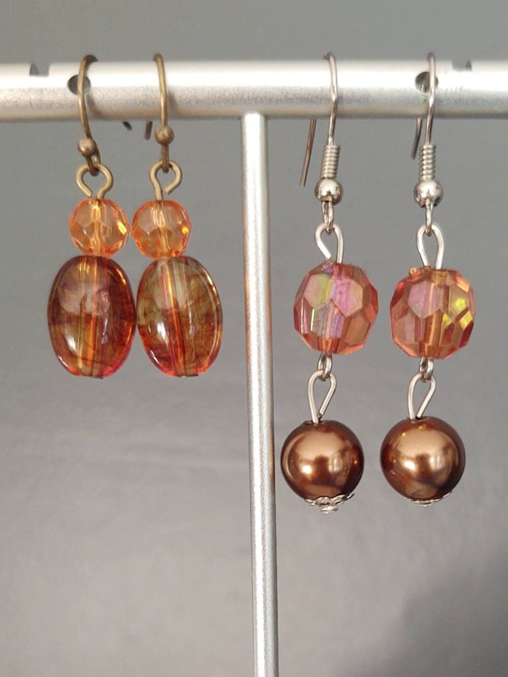 Pair of shades of brown-cognac dangle earrings